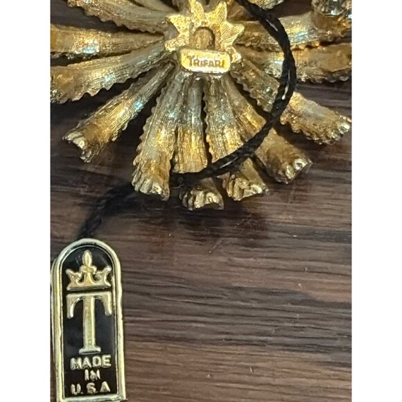 Vintage Trifari Blue Enamel Pink Marbled Domed Brooch Pin Still Has Tag! - Picture 3 of 4